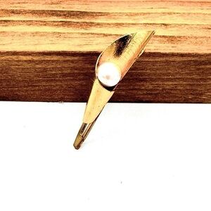 Gold Barrett with pearl